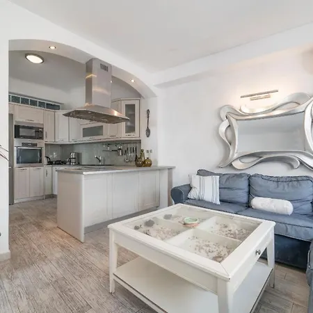Odysseyshouse Means Your Comfortable And Unforgettable Holiday Accomodation Fira (Santorini)
