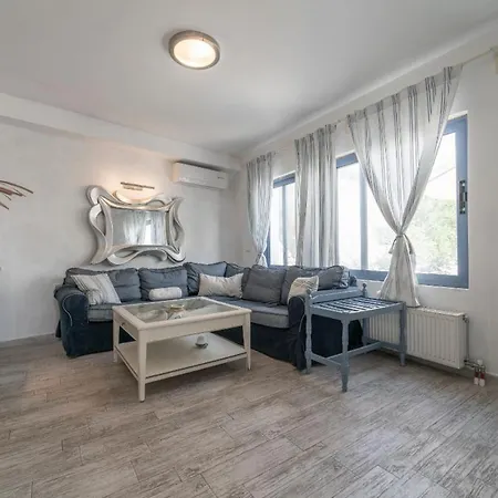 Odysseyshouse Means Your Comfortable And Unforgettable Holiday Accomodation *